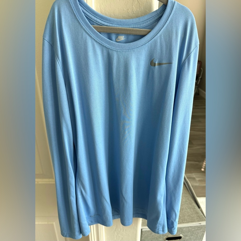 Women’s Nike Dri-Fit long sleeve tee NWOT blue size small